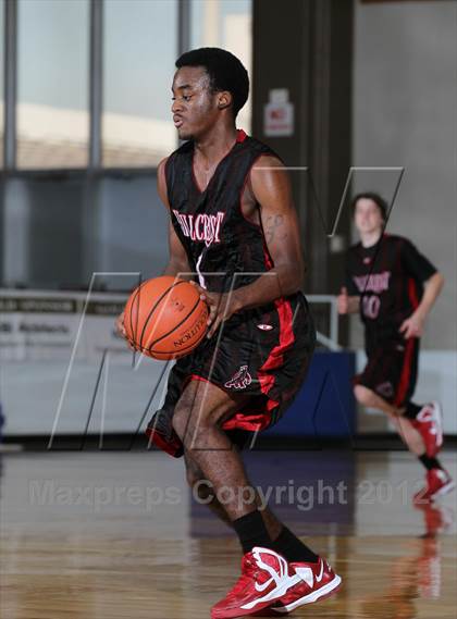 Thumbnail 3 in Kingwood vs. Hillcrest (McDonald's Texas Invitational) photogallery.