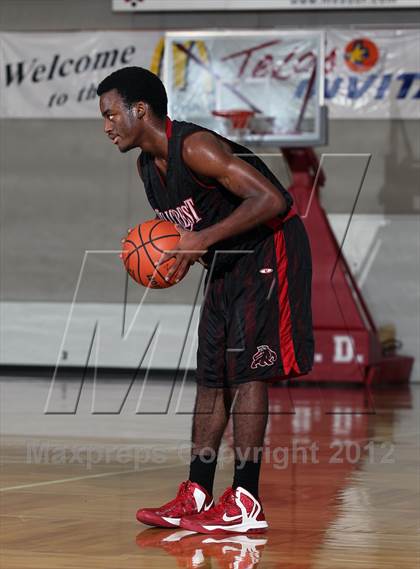 Thumbnail 1 in Kingwood vs. Hillcrest (McDonald's Texas Invitational) photogallery.