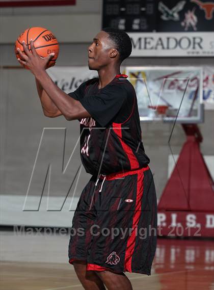 Thumbnail 2 in Kingwood vs. Hillcrest (McDonald's Texas Invitational) photogallery.