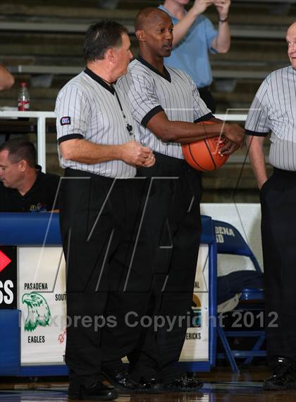 Thumbnail 3 in Kingwood vs. Hillcrest (McDonald's Texas Invitational) photogallery.