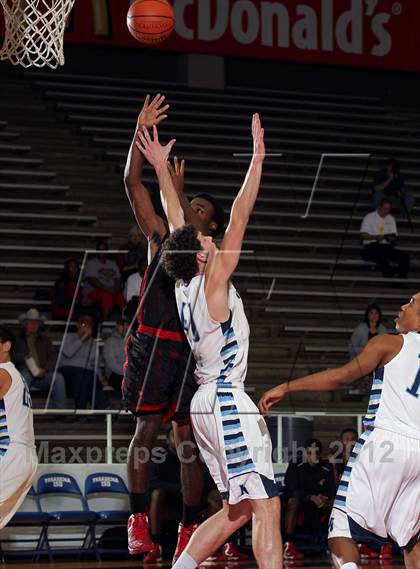 Thumbnail 1 in Kingwood vs. Hillcrest (McDonald's Texas Invitational) photogallery.