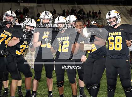 Thumbnail 1 in Malakoff vs. Pottsboro (UIL 3A Division 1 Region II Bi-District) photogallery.