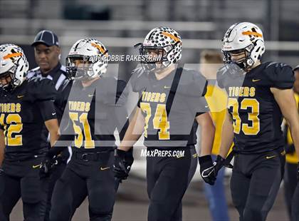 Thumbnail 2 in Malakoff vs. Pottsboro (UIL 3A Division 1 Region II Bi-District) photogallery.