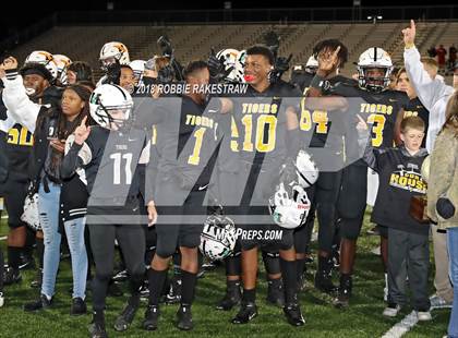 Thumbnail 3 in Malakoff vs. Pottsboro (UIL 3A Division 1 Region II Bi-District) photogallery.