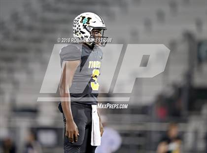 Thumbnail 2 in Malakoff vs. Pottsboro (UIL 3A Division 1 Region II Bi-District) photogallery.