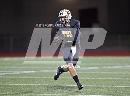 Thumbnail 1 in Malakoff vs. Pottsboro (UIL 3A Division 1 Region II Bi-District) photogallery.
