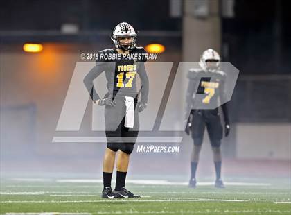 Thumbnail 2 in Malakoff vs. Pottsboro (UIL 3A Division 1 Region II Bi-District) photogallery.