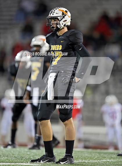 Thumbnail 1 in Malakoff vs. Pottsboro (UIL 3A Division 1 Region II Bi-District) photogallery.