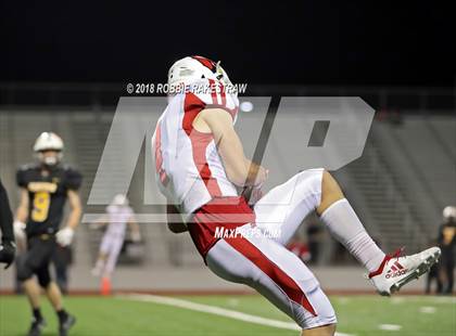 Thumbnail 3 in Malakoff vs. Pottsboro (UIL 3A Division 1 Region II Bi-District) photogallery.