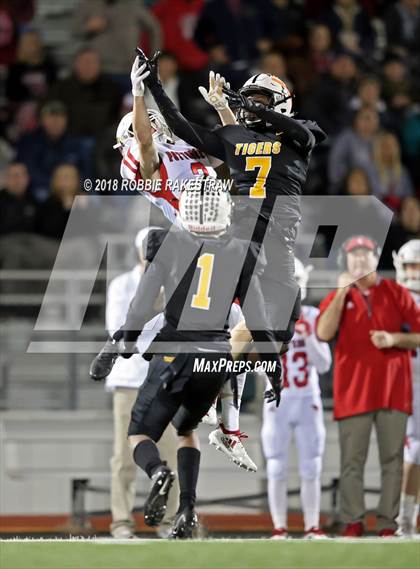 Thumbnail 2 in Malakoff vs. Pottsboro (UIL 3A Division 1 Region II Bi-District) photogallery.