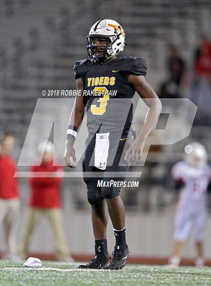 Thumbnail 2 in Malakoff vs. Pottsboro (UIL 3A Division 1 Region II Bi-District) photogallery.