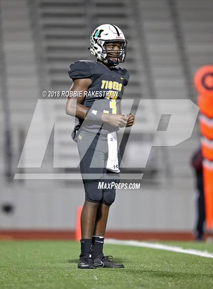 Thumbnail 2 in Malakoff vs. Pottsboro (UIL 3A Division 1 Region II Bi-District) photogallery.