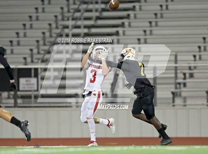 Thumbnail 1 in Malakoff vs. Pottsboro (UIL 3A Division 1 Region II Bi-District) photogallery.