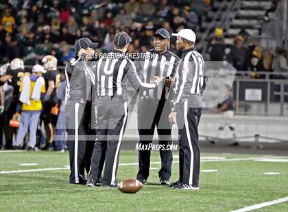 Thumbnail 1 in Malakoff vs. Pottsboro (UIL 3A Division 1 Region II Bi-District) photogallery.
