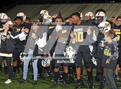 Thumbnail 1 in Malakoff vs. Pottsboro (UIL 3A Division 1 Region II Bi-District) photogallery.