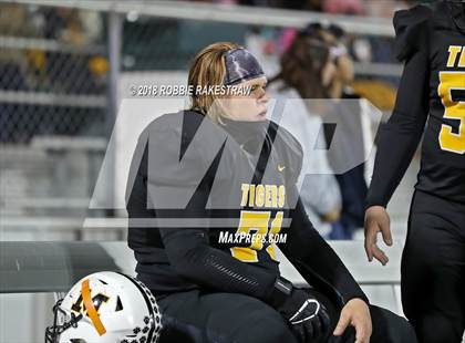 Thumbnail 1 in Malakoff vs. Pottsboro (UIL 3A Division 1 Region II Bi-District) photogallery.