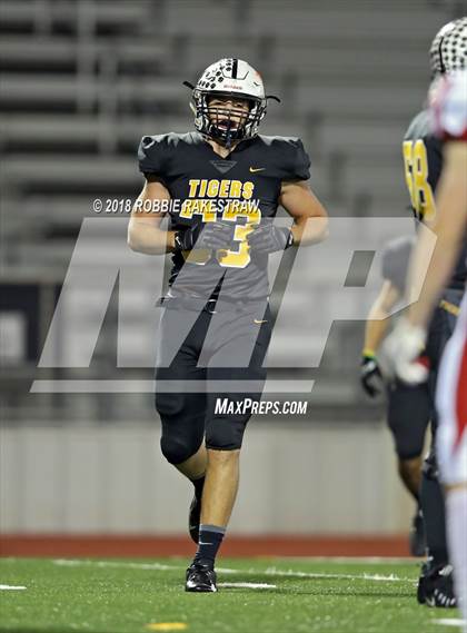 Thumbnail 2 in Malakoff vs. Pottsboro (UIL 3A Division 1 Region II Bi-District) photogallery.