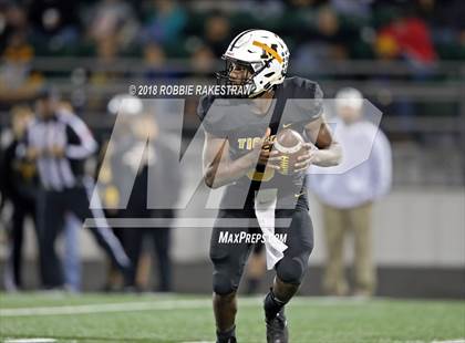 Thumbnail 3 in Malakoff vs. Pottsboro (UIL 3A Division 1 Region II Bi-District) photogallery.