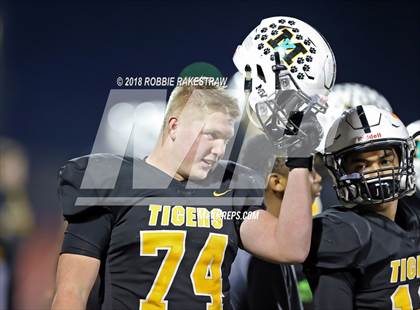 Thumbnail 2 in Malakoff vs. Pottsboro (UIL 3A Division 1 Region II Bi-District) photogallery.