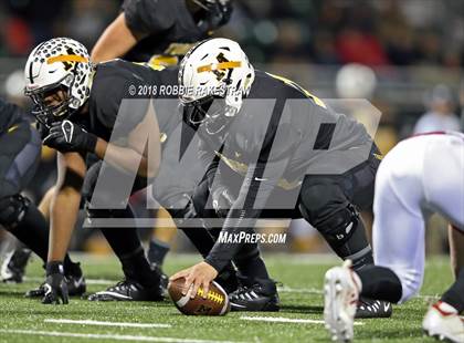 Thumbnail 3 in Malakoff vs. Pottsboro (UIL 3A Division 1 Region II Bi-District) photogallery.
