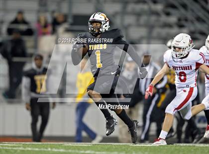 Thumbnail 2 in Malakoff vs. Pottsboro (UIL 3A Division 1 Region II Bi-District) photogallery.