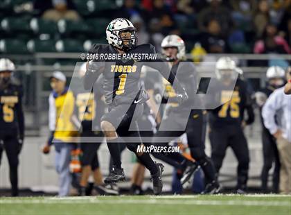 Thumbnail 3 in Malakoff vs. Pottsboro (UIL 3A Division 1 Region II Bi-District) photogallery.