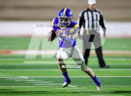 Thumbnail 2 in River Road vs. Brock (UIL 3A Area Playoff) photogallery.