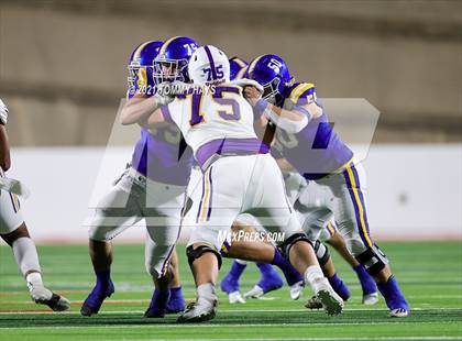 Thumbnail 1 in River Road vs. Brock (UIL 3A Area Playoff) photogallery.