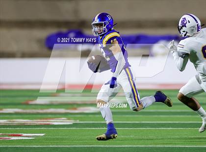 Thumbnail 1 in River Road vs. Brock (UIL 3A Area Playoff) photogallery.