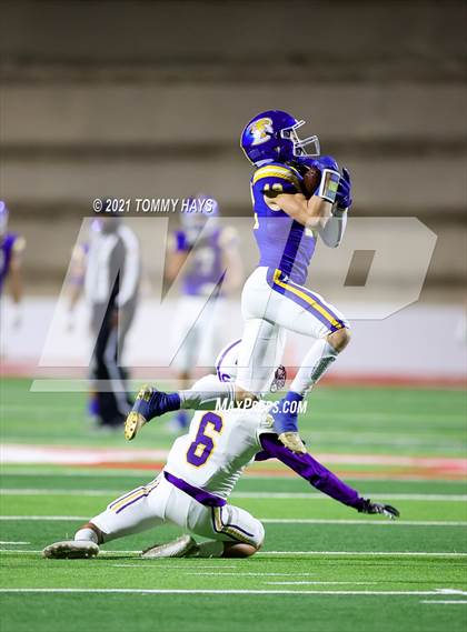 Thumbnail 3 in River Road vs. Brock (UIL 3A Area Playoff) photogallery.