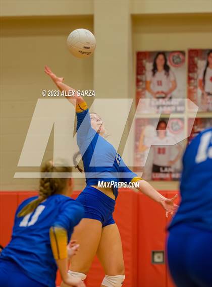 Thumbnail 3 in Alamo Heights @ Burbank photogallery.