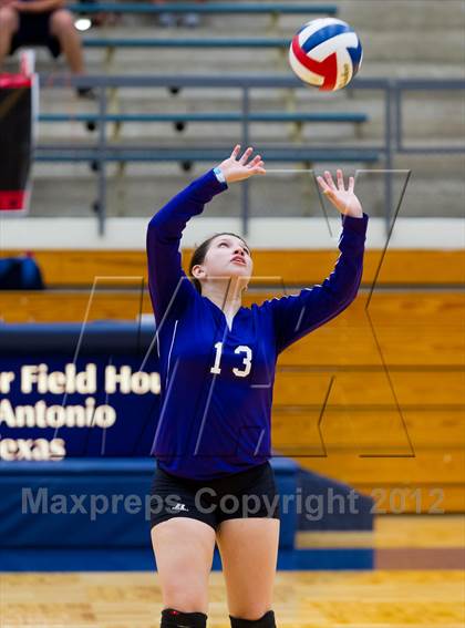 Thumbnail 2 in Stevens vs. Warren photogallery.