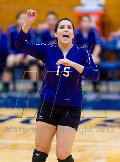 Thumbnail 3 in Stevens vs. Warren photogallery.
