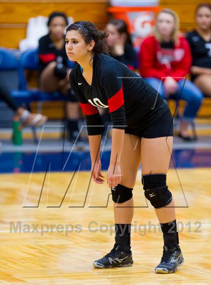 Thumbnail 1 in Stevens vs. Warren photogallery.