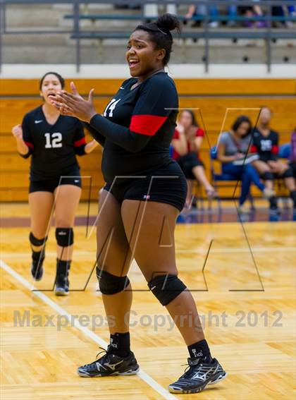 Thumbnail 2 in Stevens vs. Warren photogallery.