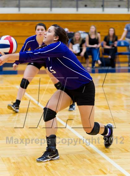 Thumbnail 3 in Stevens vs. Warren photogallery.