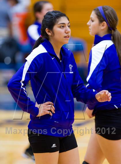 Thumbnail 1 in Stevens vs. Warren photogallery.