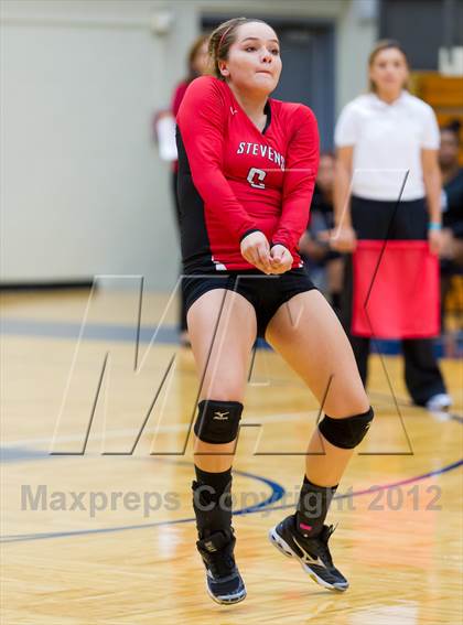 Thumbnail 1 in Stevens vs. Warren photogallery.