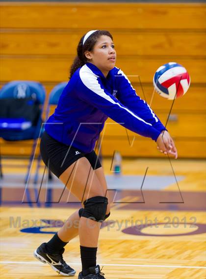 Thumbnail 1 in Stevens vs. Warren photogallery.