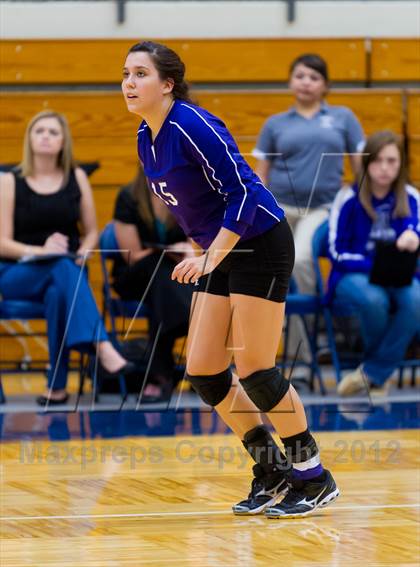 Thumbnail 2 in Stevens vs. Warren photogallery.