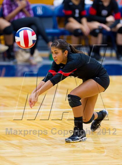 Thumbnail 3 in Stevens vs. Warren photogallery.