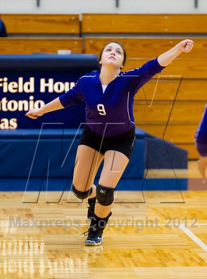 Thumbnail 1 in Stevens vs. Warren photogallery.