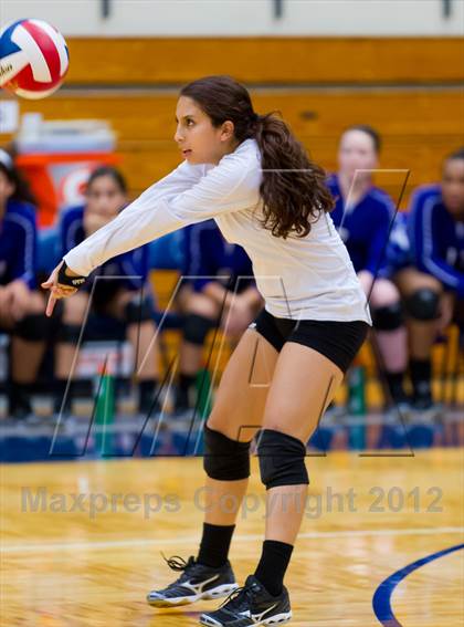 Thumbnail 1 in Stevens vs. Warren photogallery.