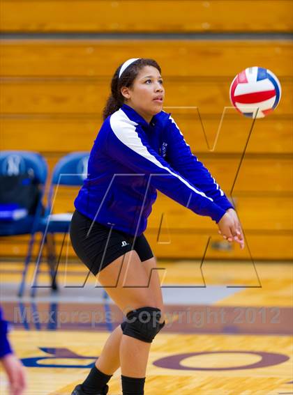 Thumbnail 1 in Stevens vs. Warren photogallery.