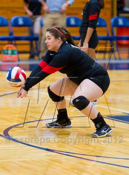 Thumbnail 2 in Stevens vs. Warren photogallery.