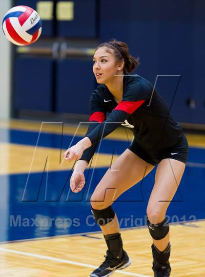 Thumbnail 2 in Stevens vs. Warren photogallery.