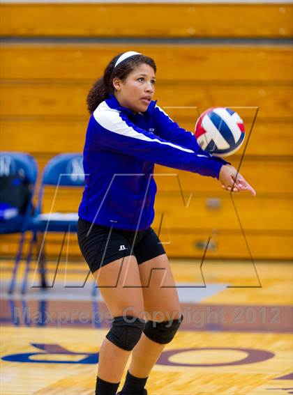 Thumbnail 1 in Stevens vs. Warren photogallery.