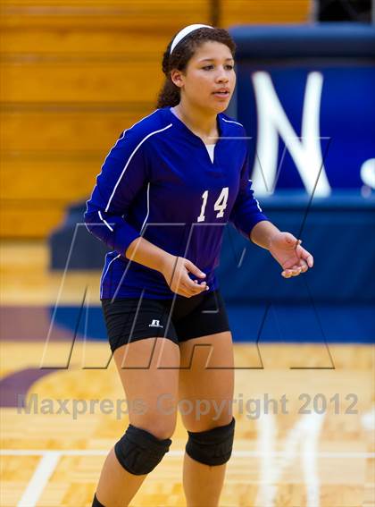 Thumbnail 3 in Stevens vs. Warren photogallery.