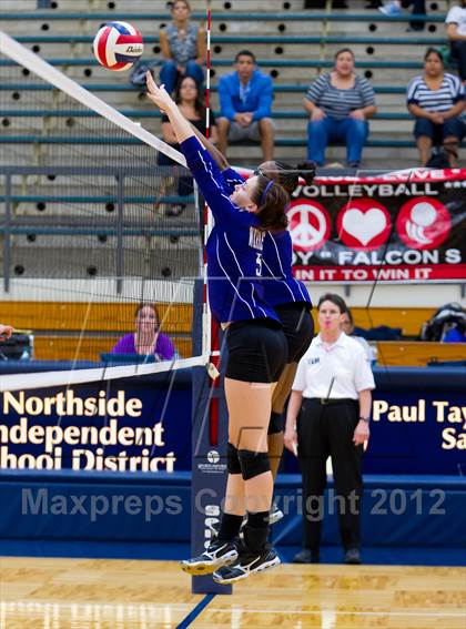 Thumbnail 2 in Stevens vs. Warren photogallery.