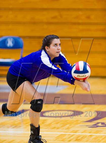 Thumbnail 1 in Stevens vs. Warren photogallery.